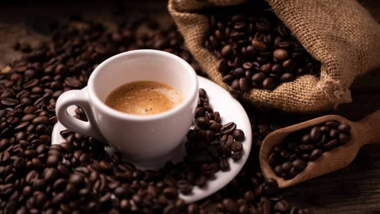 Italian Espresso: Your Guide to Brands, Beans & More